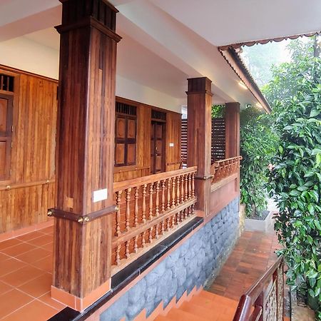 Kalpavanam Heritage Resort Thekkady Bilik gambar